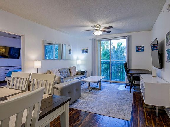 2nd image of 720 S Sapodilla Avenue #402