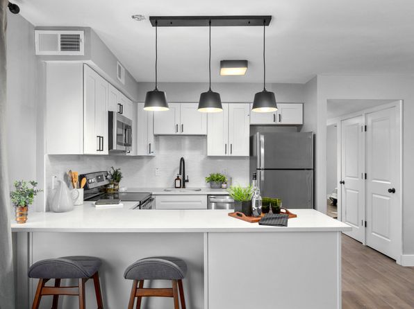 The Square on Delmar | 8331 Delcrest Dr, Saint Louis, MO