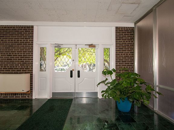 3rd image of 150 S Oak Park Ave #204