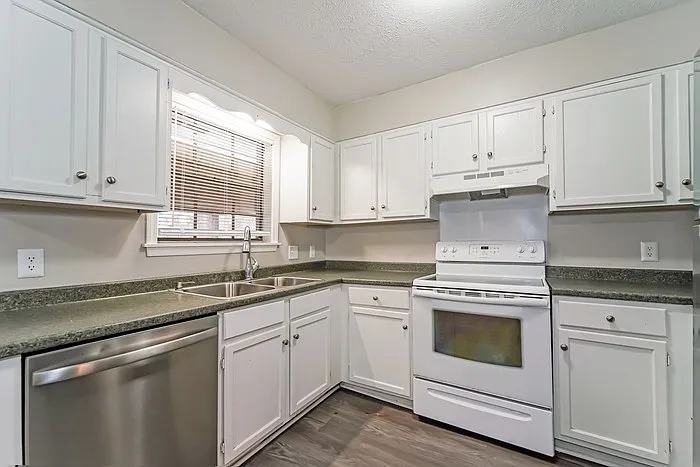 154 Plum Tree Rd — Photo 3