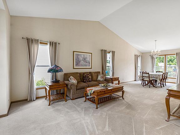 3rd image of 2513 Lawn Ct