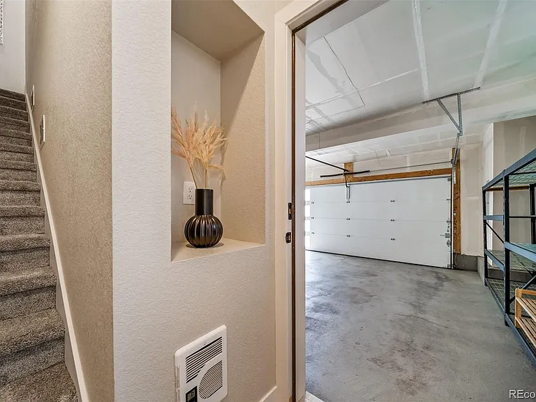 1990 S Holly St #2 — Photo 33