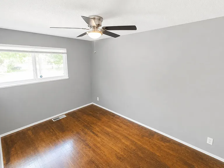 10220 Doane Dr — Photo 9