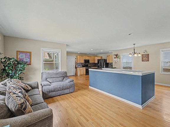 3rd image of 1191 White St