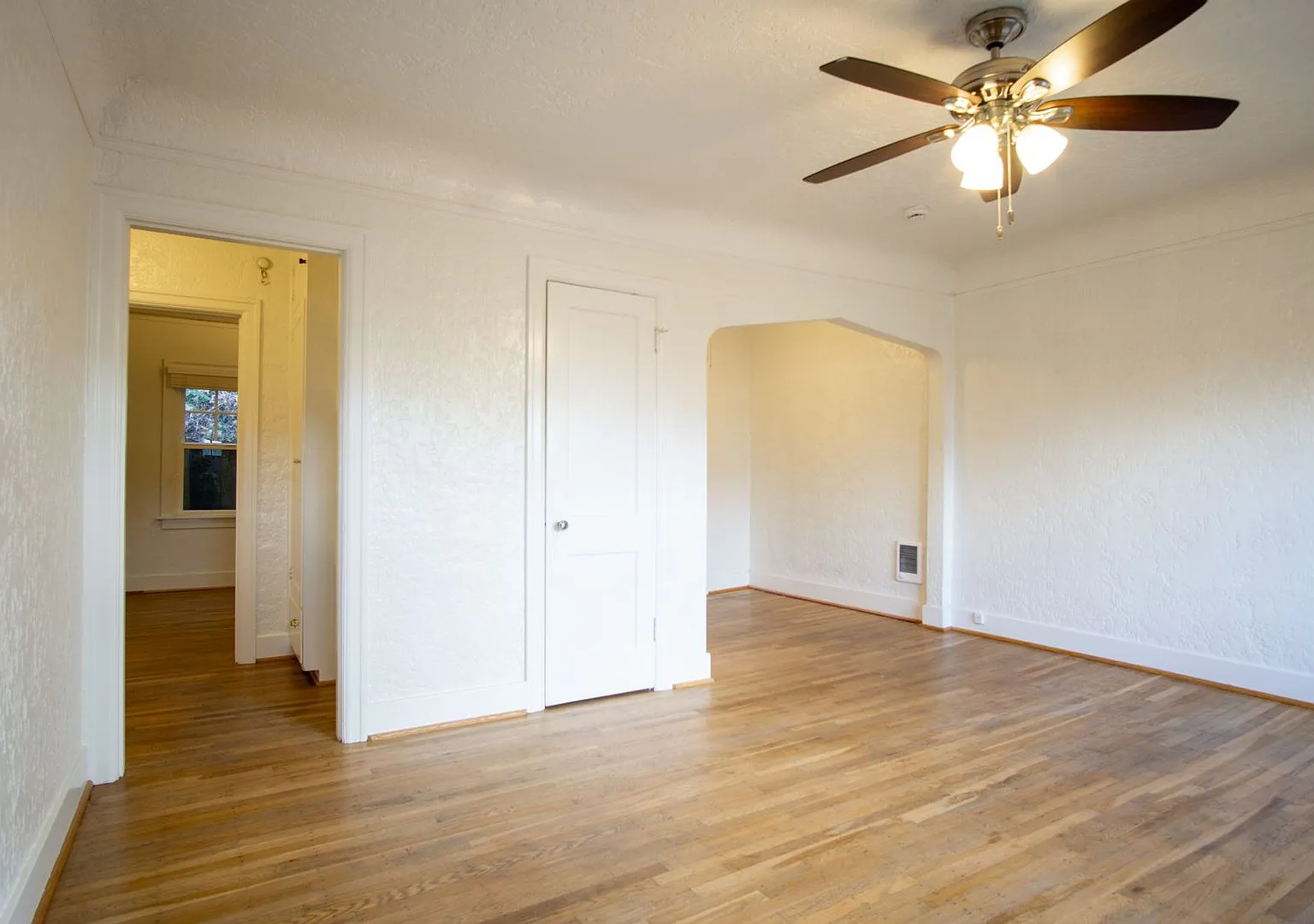 135 - Corbett Landing — Photo 4
