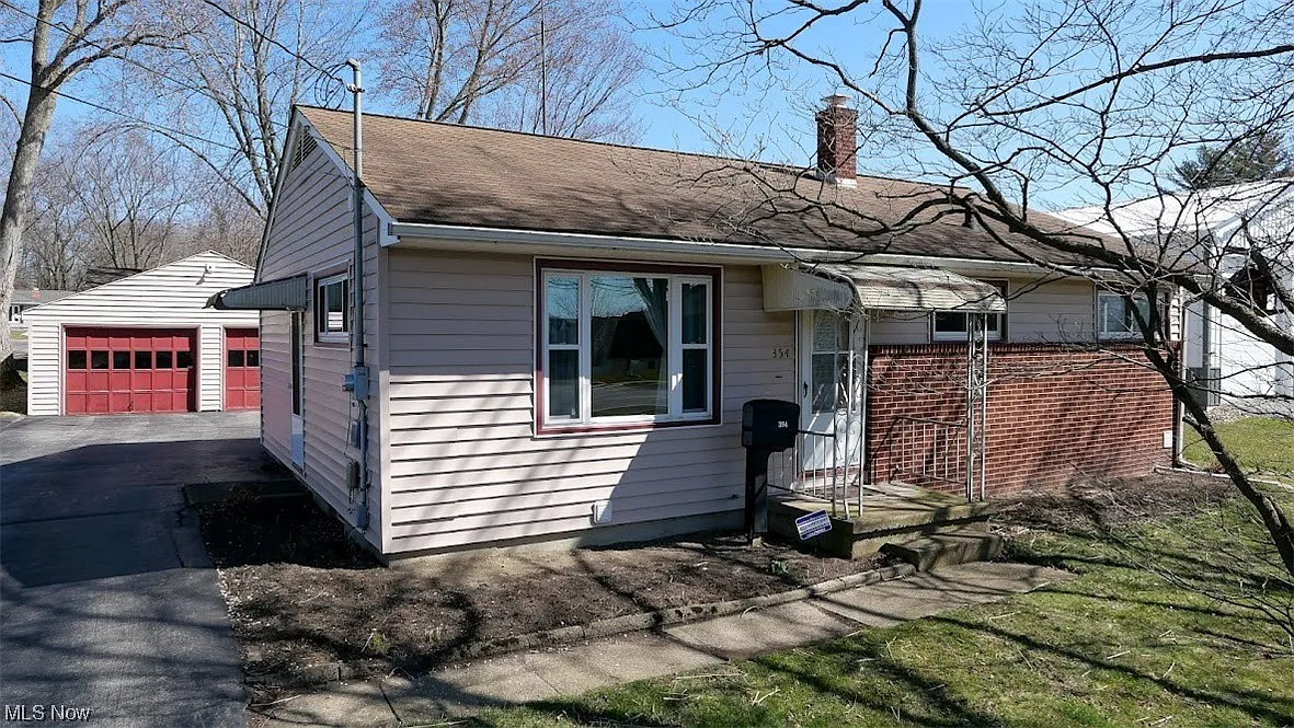 354 N Mecca St photo 1