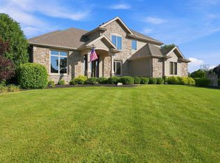 2208 Longleaf Dr, Fort Wayne, IN 46814
