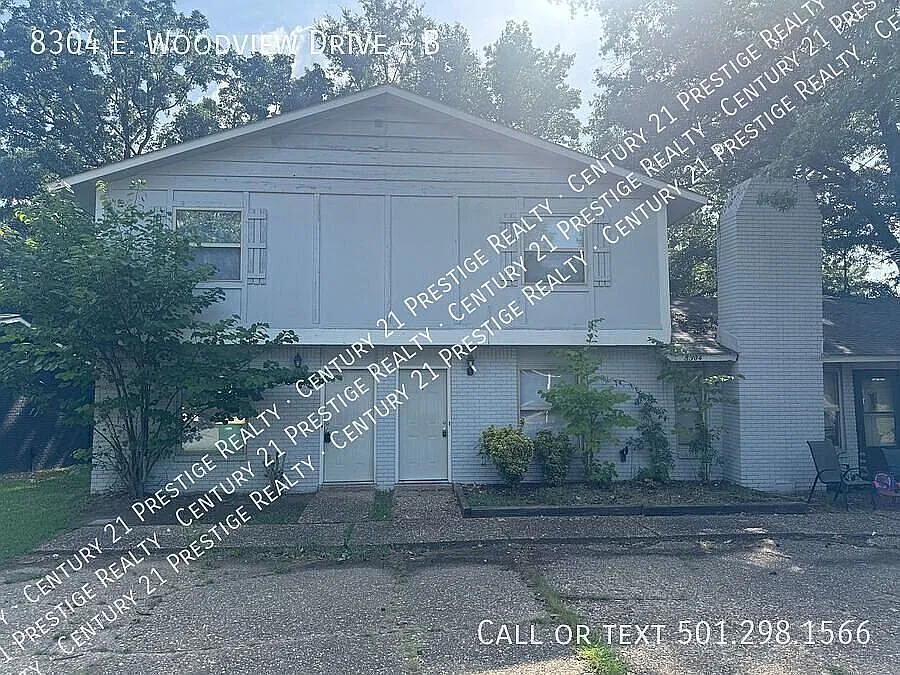 2 bed, 1.5 bath, 900 sqft, $900 — Photo 1