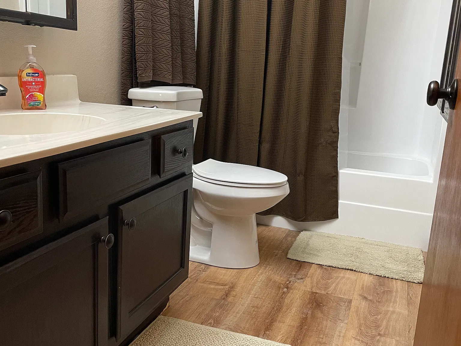 2 bed, 1.5 bath, 1128 sqft, $1,650 — Photo 3