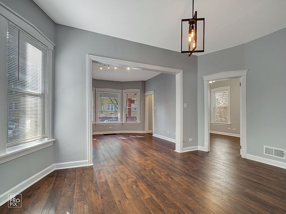 4th image of 4425 N Saint Louis Ave