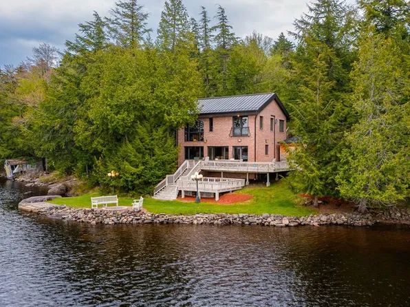 29-30 Labarge Ln, Tupper Lake, NY 12986