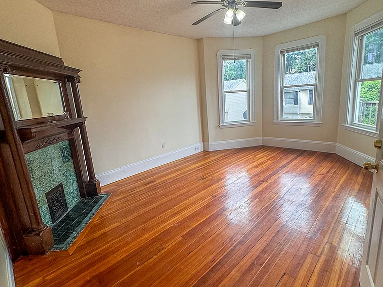35 Hollander St #2 — Photo 3
