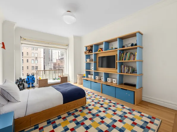 515 Park Avenue image 10 of 14