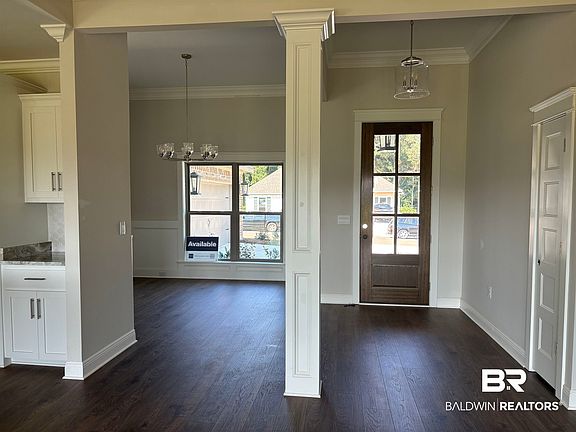 5th image of 413 Bloomsbury Ave
