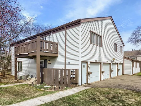 4952 Grenwich Trl N, Oakdale, MN 55128