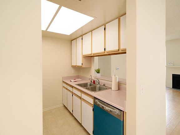 4th image of 553 S Saint Andrews Pl APT 309