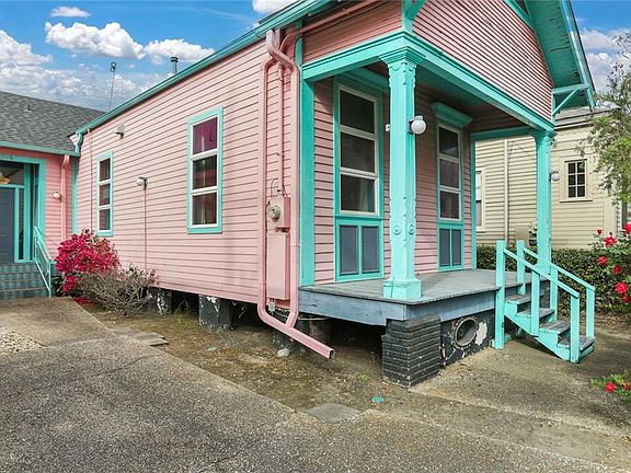 3rd image of 8006 Hampson St