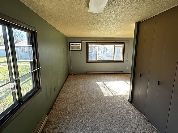 3rd image of 384 Railroad Ave #11488047