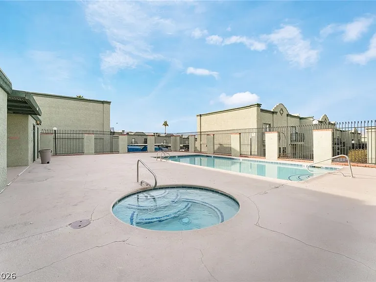 7084 Burcot Ave #J21 — Photo 34