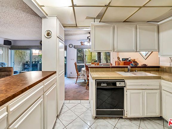 3rd image of 5600 Kensington Way Unit 3