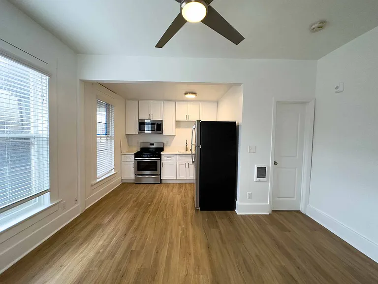 2330 Union St — Photo 13