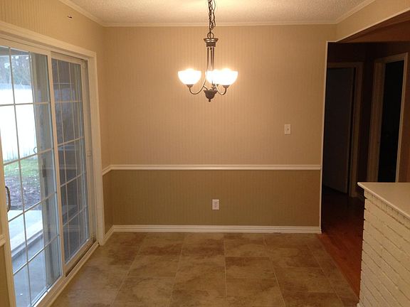 Looking to Dinette from Kitchen