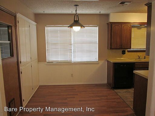 3rd image of 1533 Glencliff Dr