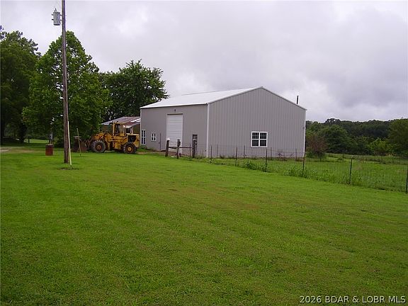 4th image of 3521 S 240th Rd