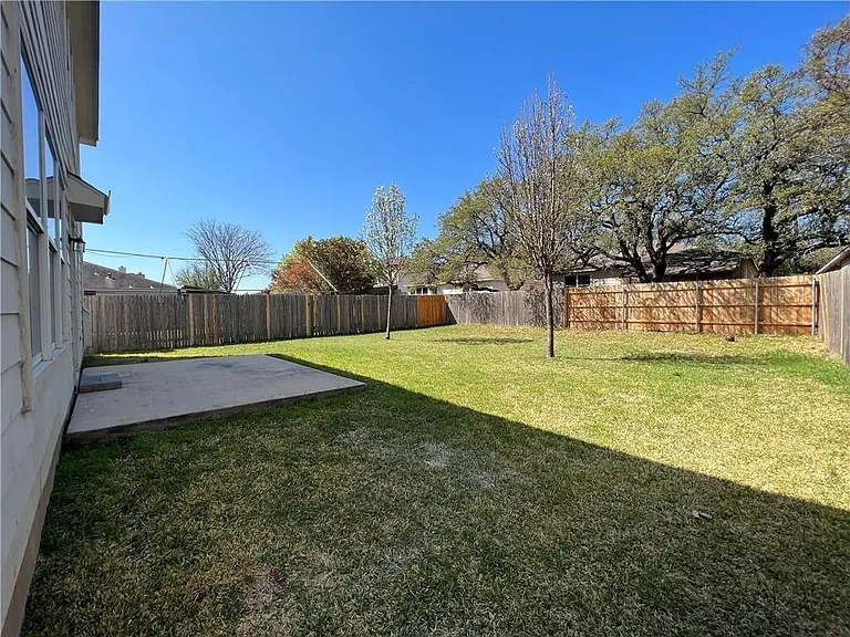 2307 Founder Dr — Photo 22