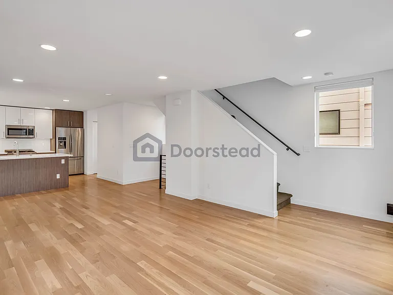 4226 Evanston Ave N — Photo 10
