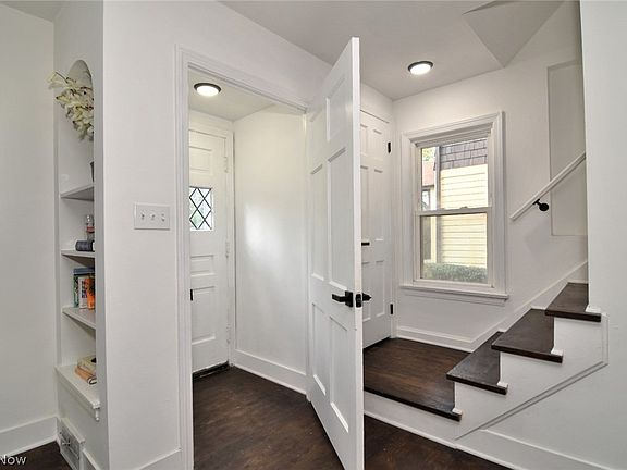 2nd image of 2203 Brockway Rd