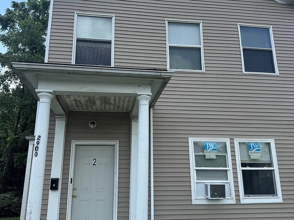 2900 Greenwood Ave #2