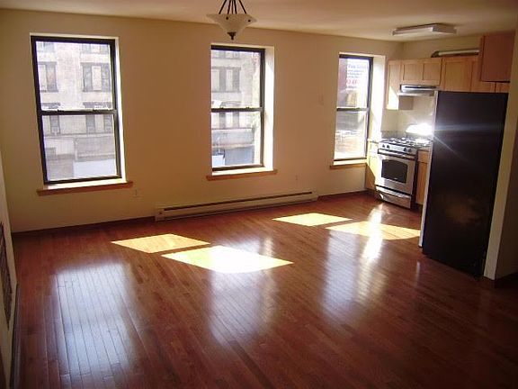 2nd image of 2334 2nd Ave APT 3