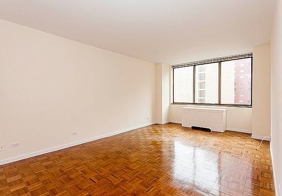 4th image of 245 E 44th St APT 10C