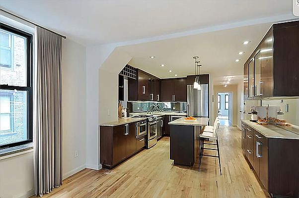 1st image of 18 E 12th St #7AD