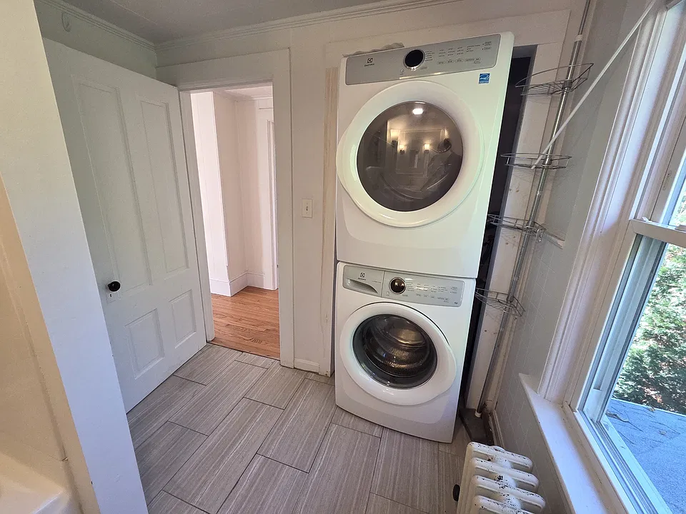 152 Russell St #2