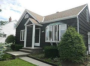 1st image of 176 Rosemont Ave
