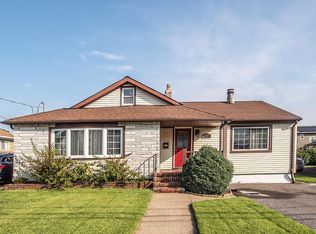 17 Harrison Ave, Saddle Brook, NJ 07663