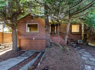 4085 Hillcrest Ave SW, Seattle, WA 98116