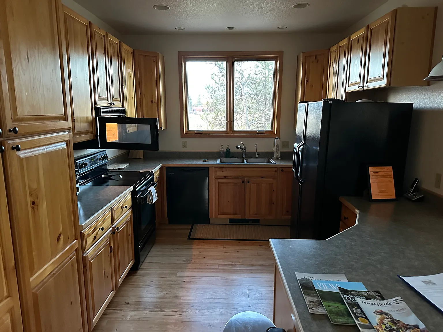 150 La Bar Ln — Photo 2
