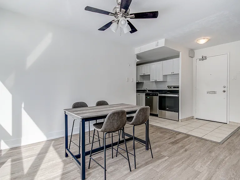133 Erskine Ave — Photo 7