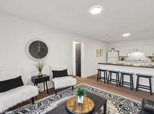 6315-6319 Hickman Rd #20, Urbandale, IA 50322