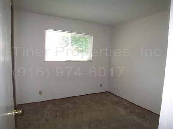 5th image of 7360 Black Oaks Way