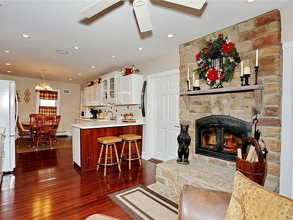 5th image of 583 Piermont Ave