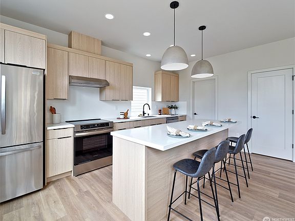 3rd image of 6920 A Flora Ave S #A