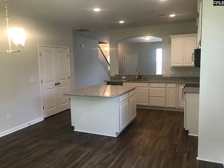 1355 Tamarind Ln — Photo 7