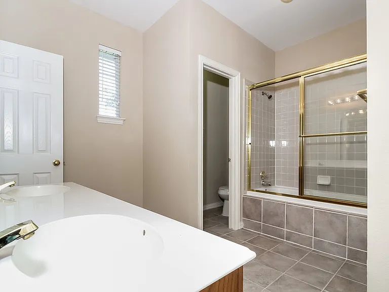 2725 Running Duke Dr — Photo 15