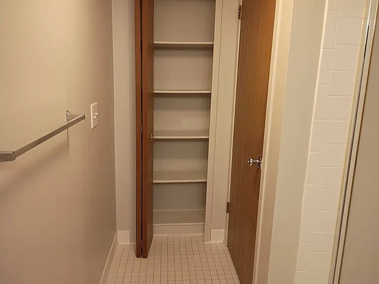 Prentiss Pointe Apartments — Photo 116