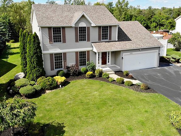 3rd image of 3353 Creekview Dr