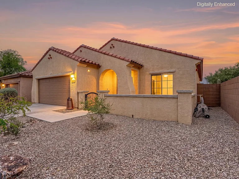 8134 N Circulo El Palmito — Photo 32